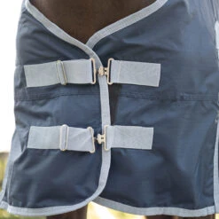 Deken QHP Turnout Fleece 0gr Donkerblauw 8 Deken QHP Turnout Fleece 0gr Donkerblauw -Default Template 3 deken qhp turnout fleece 0gr donkerblauw 1500x1500 155897