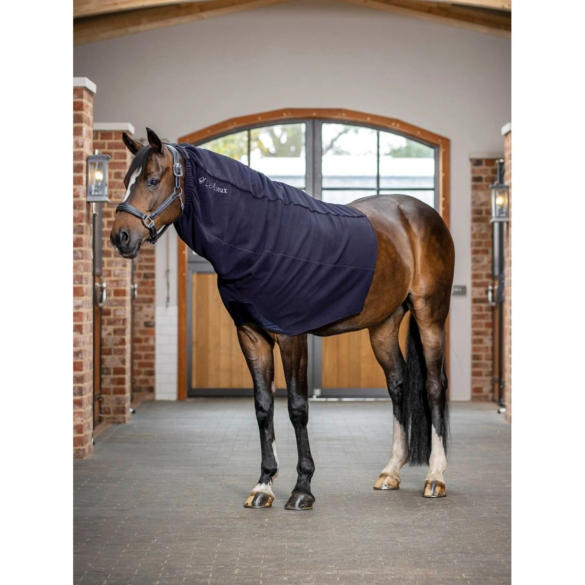 Halsstuk LeMieux Arika Donkerblauw 2 Halsstuk LeMieux Arika Donkerblauw - Afbeelding 2