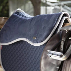 Onderlegger LeMieux Wither Relief Memory Foam Donkerblauw -Default Template 3 onderlegger lemieux wither relief memory foam donkerblauw 1500x1500 123134