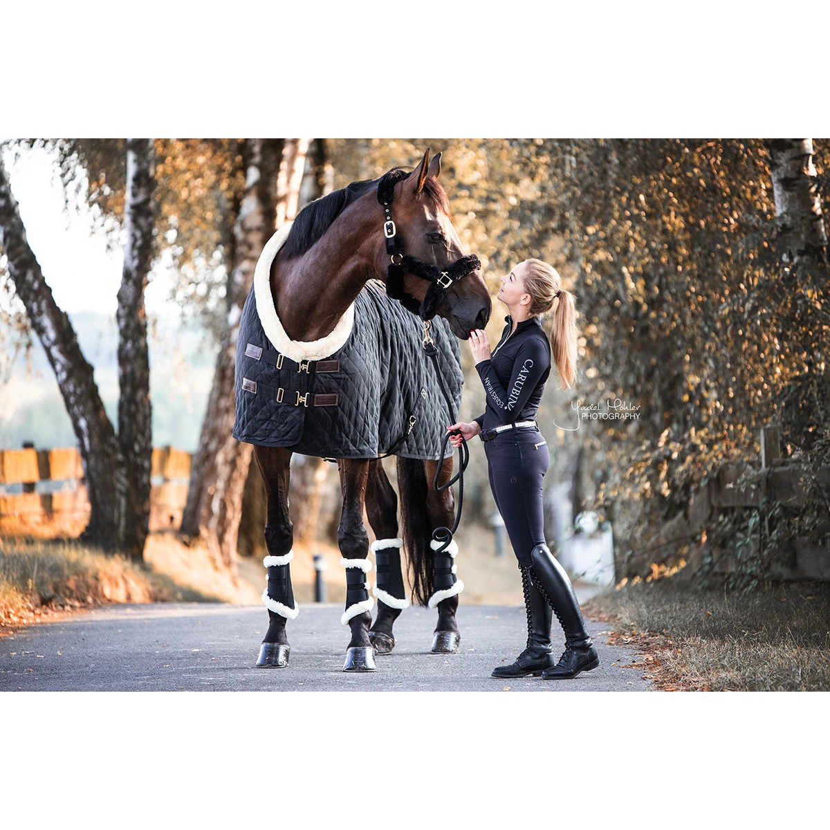 Showdeken Kentucky 160gr Zwart 2 Showdeken Kentucky 160gr Zwart - Afbeelding 2