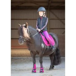 Zadeldek Harry's Horse Diva Fuchsia Donkerroze 13 Zadeldek Harry's Horse Diva Fuchsia Donkerroze -Default Template 3 zadeldek harry s horse diva fuchsia donkerroze 1500x1500 181663